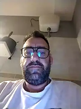 Snapshot of Hardasanut chatting on 11.09.25 Hardasanut online show from 11.09.25