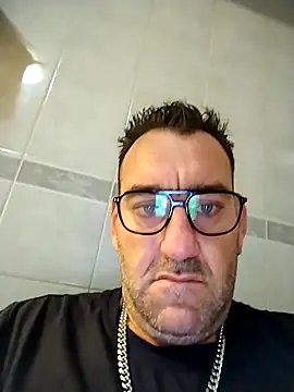 Snapshot of Hardasanut chatting on 11.12.25 Hardasanut online show from 11.12.25