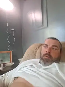 Snapshot of thickdaddy2982 chatting on 01.26.25 thickdaddy2982 online show from 01.26.25