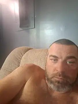 Snapshot of thickdaddy2982 chatting on 02.10.25 thickdaddy2982 online show from 02.10.25
