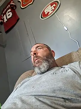 Snapshot of thickdaddy2982 chatting on 03.09.25 thickdaddy2982 online show from 03.09.25