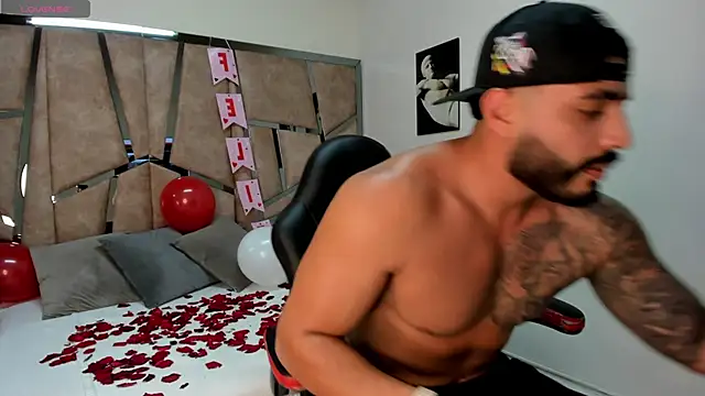 Snapshot of LeandroRusso chatting on 02.14.25 LeandroRusso online show from 02.14.25