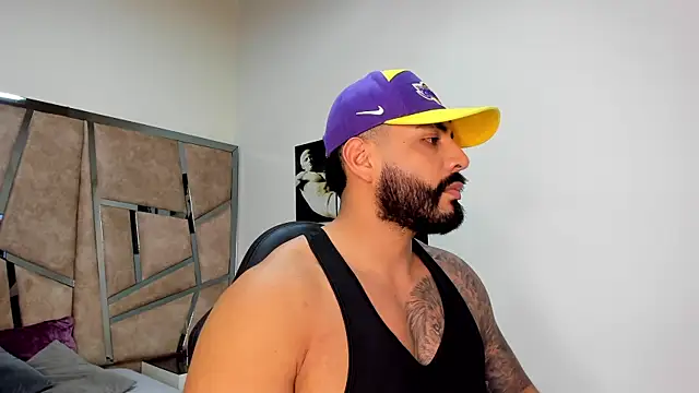 Snapshot of LeandroRusso chatting on 03.15.25 LeandroRusso online show from 03.15.25