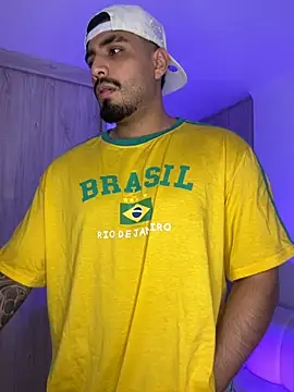 Snapshot of LeandroRusso chatting on 09.09.25 LeandroRusso online show from 09.09.25