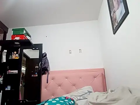 Snapshot of kelmont chatting on 09.21.25 kelmont online show from 09.21.25