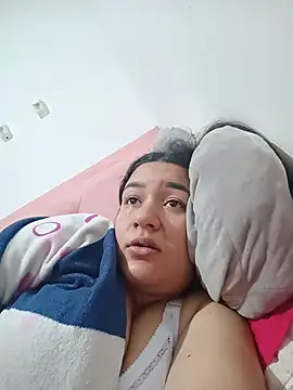 Snapshot of kelmont chatting on 10.25.25 kelmont online show from 10.25.25