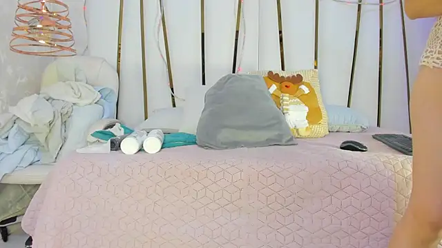 violet gray  online show from 11.27.25