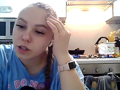 Snapshot of Misssweet_s chatting on 01.27.25 Misssweet s online show from 01.27.25