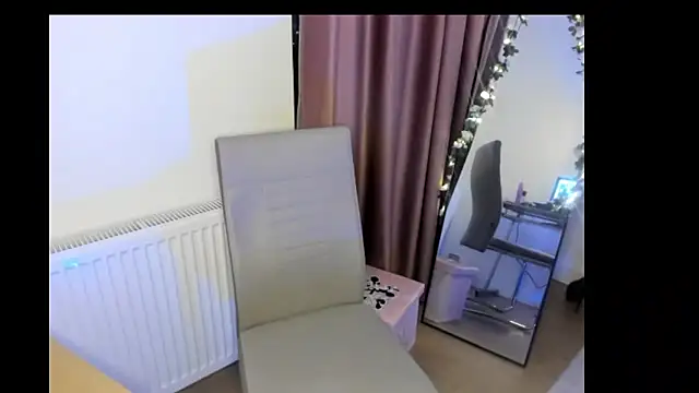 Snapshot of LadyLyanna chatting on 03.07.25 LadyLyanna online show from 03.07.25