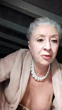 Snapshot of divinaerotica chatting on 02.02.25 divinaerotica online show from 02.02.25