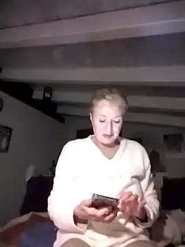 Snapshot of divinaerotica chatting on 12.03.25 divinaerotica online show from 12.03.25