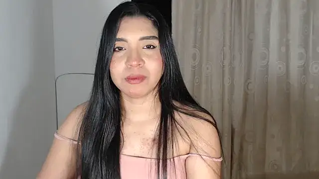 Snapshot of Antoneella_vz chatting on 02.14.25 Antoneella vz online show from 02.14.25