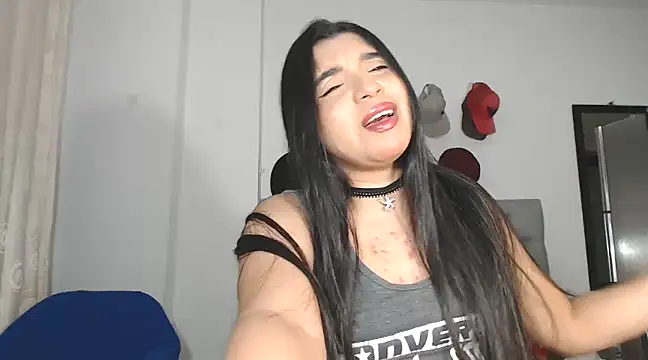 Snapshot of Antoneella_vz chatting on 02.21.25 Antoneella vz online show from 02.21.25