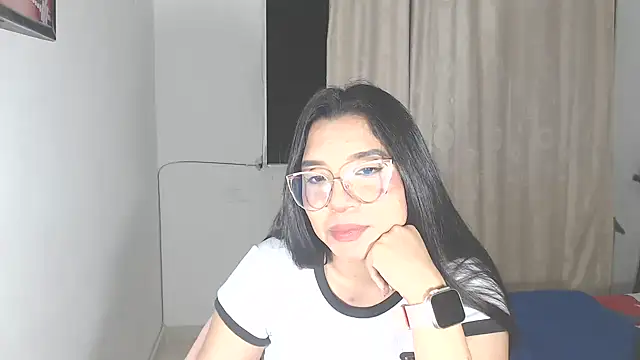 Snapshot of Antoneella_vz chatting on 02.26.25 Antoneella vz online show from 02.26.25
