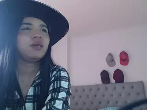 Snapshot of Antoneella_vz chatting on 03.03.25 Antoneella vz online show from 03.03.25