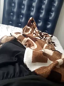 Snapshot of jhonnes_ chatting on 03.05.25 jhonnes online show from 03.05.25