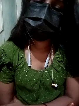 Snapshot of Tamil_roja17 chatting on 02.05.25 Tamil roja17 online show from 02.05.25