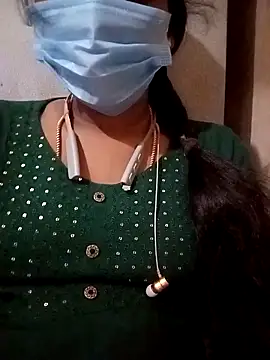 Snapshot of Tamil_roja17 chatting on 02.15.25 Tamil roja17 online show from 02.15.25