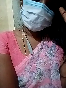 Snapshot of Tamil_roja17 chatting on 02.19.25 Tamil roja17 online show from 02.19.25