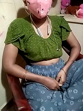 Snapshot of Tamil_roja17 chatting on 02.24.25 Tamil roja17 online show from 02.24.25