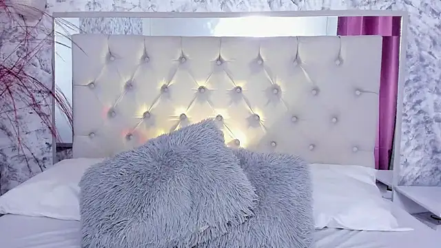 Ariana greenblat online show from 09.11.25