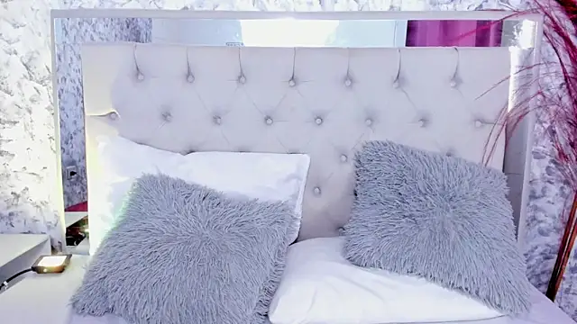 Ariana greenblat online show from 10.09.25