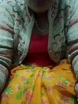 Snapshot of saaniya chatting on 02.11.25 saaniya online show from 02.11.25