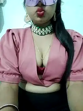 Snapshot of saaniya chatting on 02.22.25 saaniya online show from 02.22.25