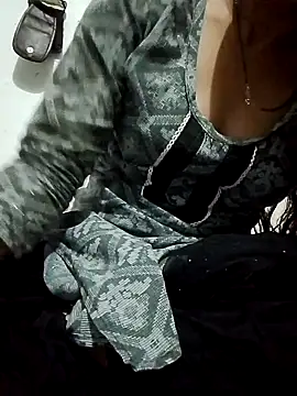 Snapshot of saaniya chatting on 09.16.25 saaniya online show from 09.16.25