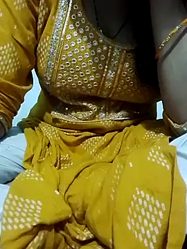 Snapshot of saaniya chatting on 10.03.25 saaniya online show from 10.03.25