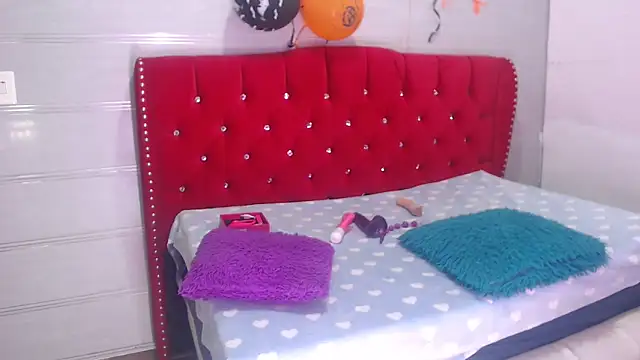 Ariasmithog online show from 10.20.25