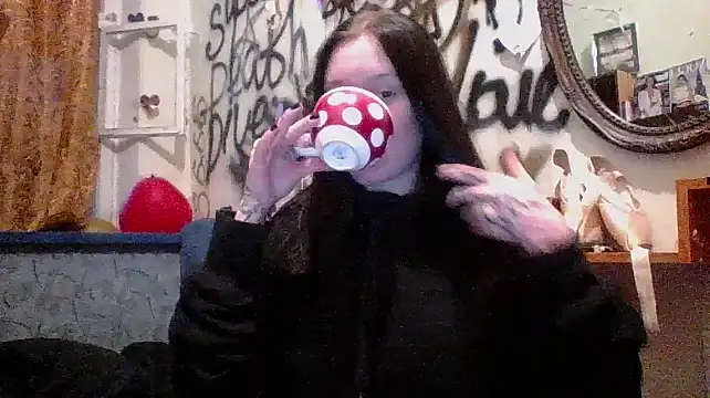 Snapshot of RussNocturnal chatting on 03.04.25 RussNocturnal online show from 03.04.25