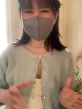 Snapshot of MURA-saki chatting on 02.25.25 MURA-saki online show from 02.25.25