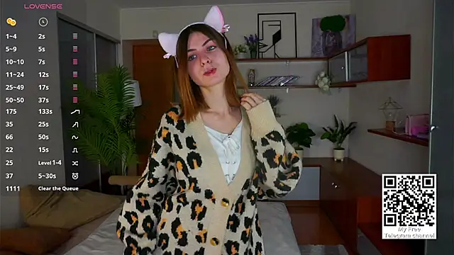 Snapshot of ErlinaBuoy chatting on 11.19.25 ErlinaBuoy online show from 11.19.25