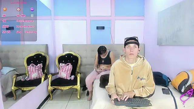 Snapshot of SimonAndJocelyn chatting on 09.09.25 SimonAndJocelyn online show from 09.09.25