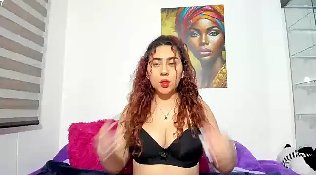 Snapshot of antonella4youu chatting on 03.15.25 antonella4youu online show from 03.15.25