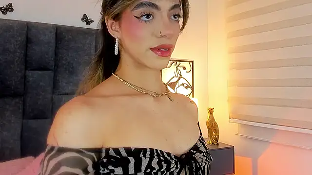 Snapshot of Violetta_Ficher chatting on 09.28.25 Violetta Ficher online show from 09.28.25