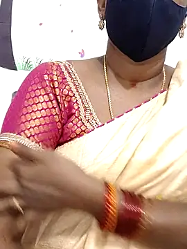 Snapshot of Tamil_Meera12 chatting on 09.13.25 Tamil Meera12 online show from 09.13.25