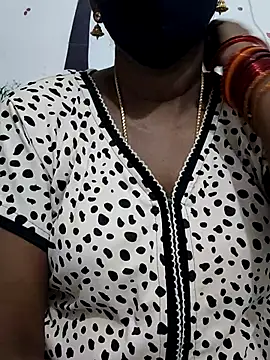 Snapshot of Tamil_Meera12 chatting on 10.08.25 Tamil Meera12 online show from 10.08.25