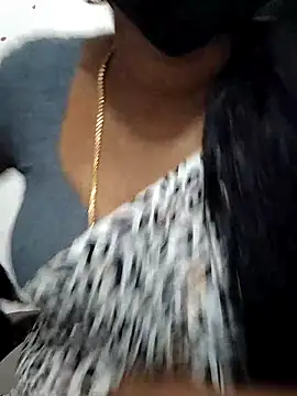 Snapshot of Tamil_Meera12 chatting on 10.10.25 Tamil Meera12 online show from 10.10.25