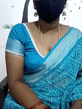 Snapshot of Tamil_Meera12 chatting on 10.11.25 Tamil Meera12 online show from 10.11.25
