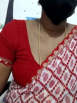 Snapshot of Tamil_Meera12 chatting on 10.13.25 Tamil Meera12 online show from 10.13.25