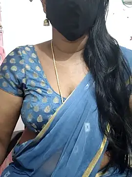 Snapshot of Tamil_Meera12 chatting on 10.18.25 Tamil Meera12 online show from 10.18.25