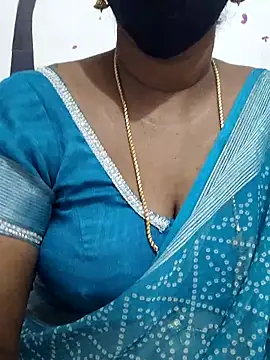 Snapshot of Tamil_Meera12 chatting on 11.01.25 Tamil Meera12 online show from 11.01.25