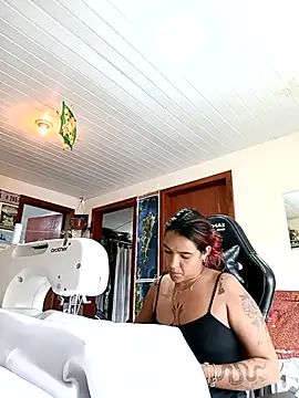 Snapshot of Pantaneirasexy chatting on 10.10.25 Pantaneirasexy online show from 10.10.25