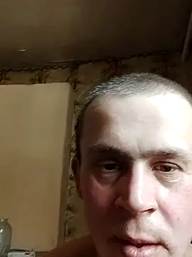 Snapshot of alex_brow_n chatting on 02.25.25 alex brow n online show from 02.25.25