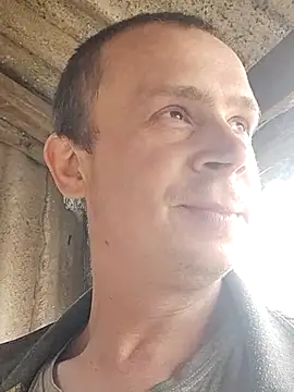 Snapshot of alex_brow_n chatting on 03.16.25 alex brow n online show from 03.16.25
