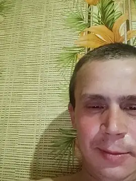 Snapshot of alex_brow_n chatting on 03.19.25 alex brow n online show from 03.19.25