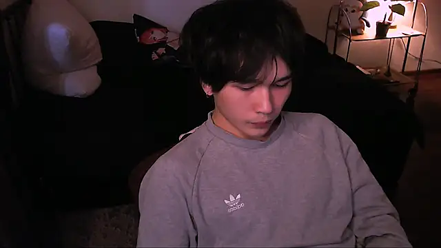 Snapshot of rennnuts chatting on 11.10.25 rennnuts online show from 11.10.25