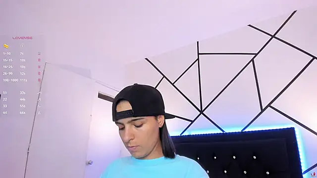 Liiam smith  online show from 03.16.25